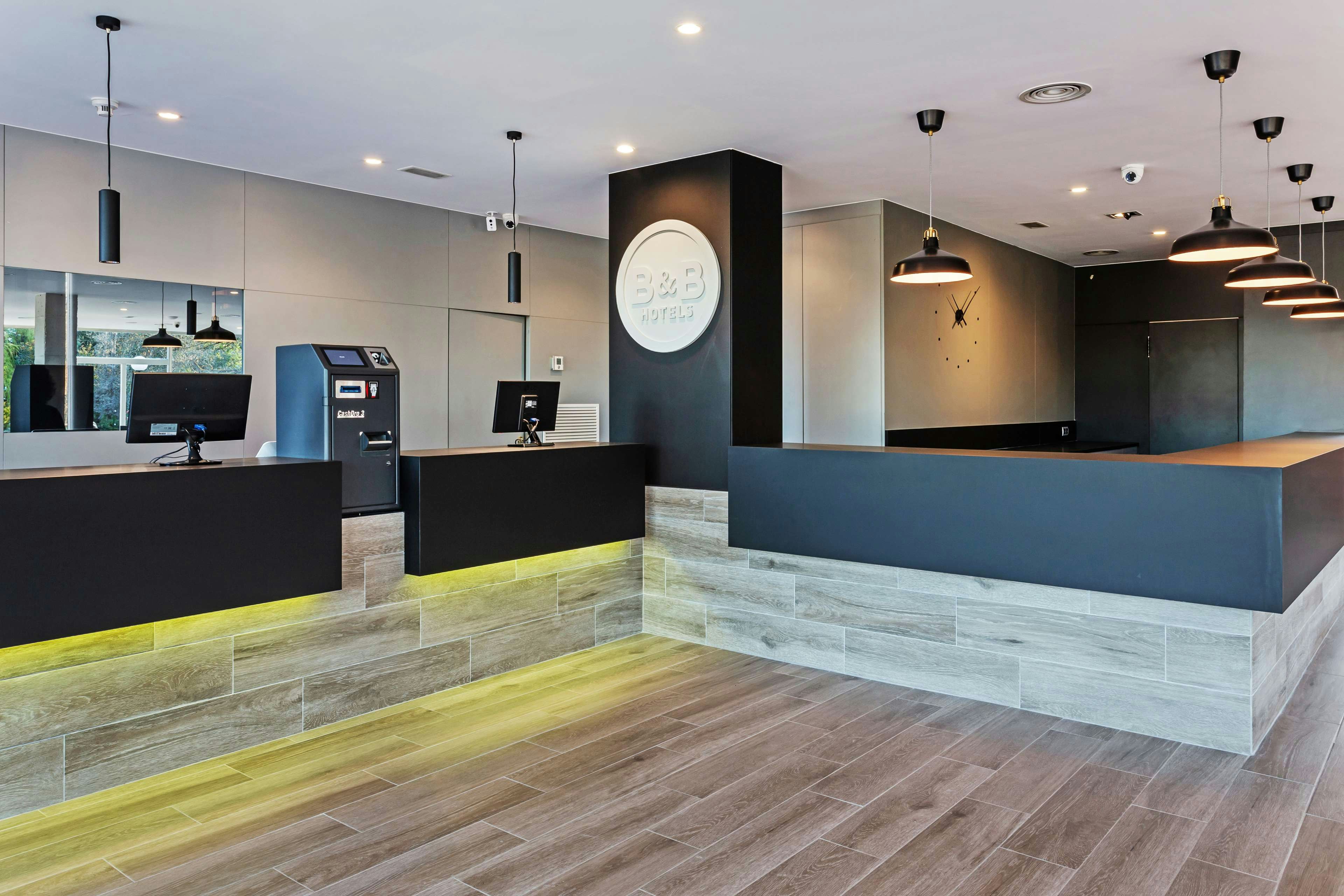 Lobby at B&B HOTEL Oviedo, SIERO