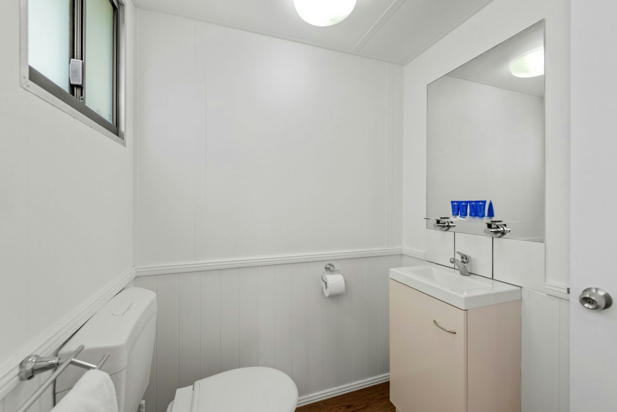Studio, Cabin
