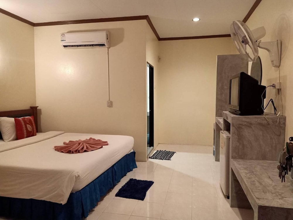 BLUE ANDAMAN LANTA RESORT 36/71