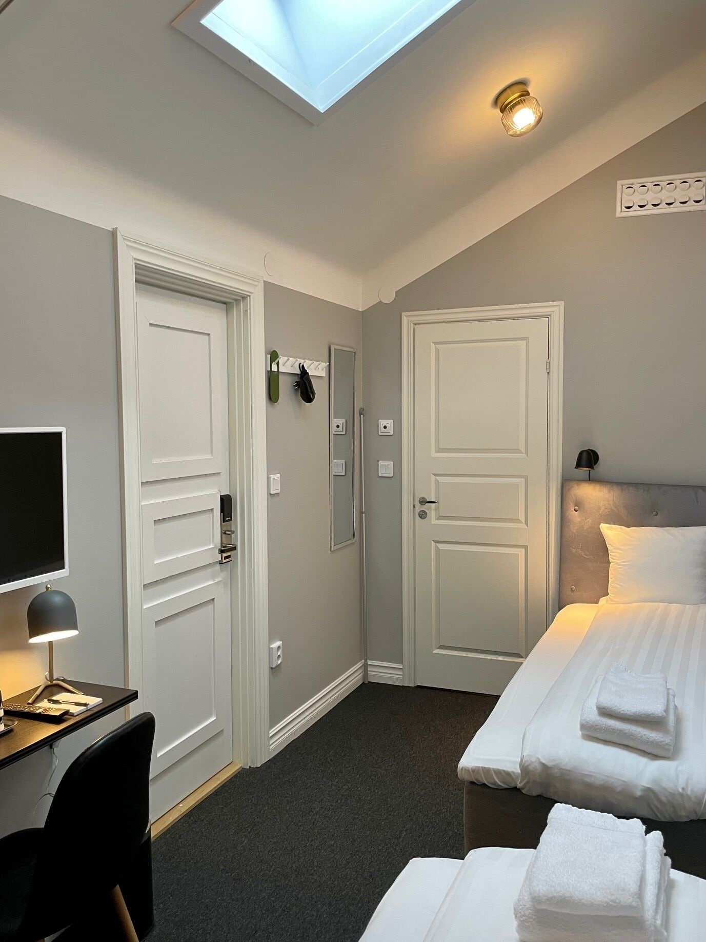 STANDARD, TWIN BEDS
