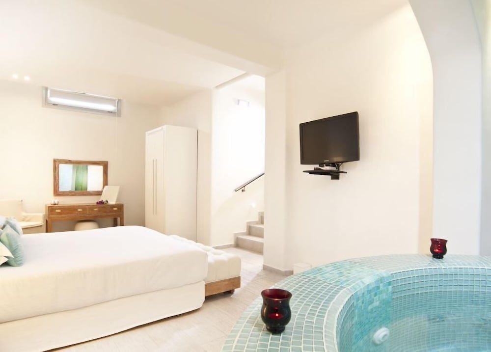 Allure Suites 7/30