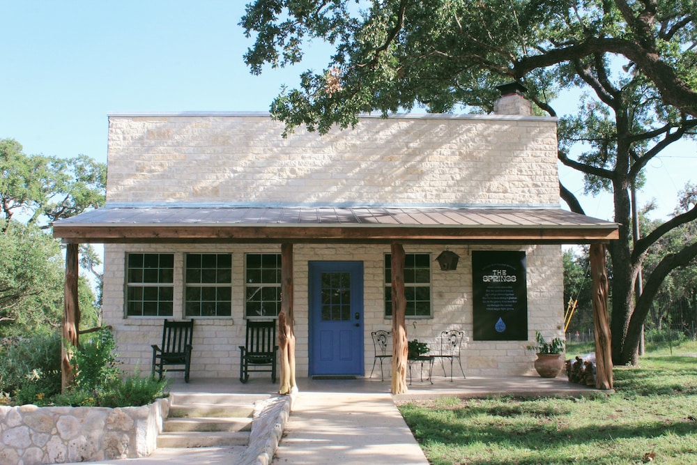 Frio Springs Lodges 1/50