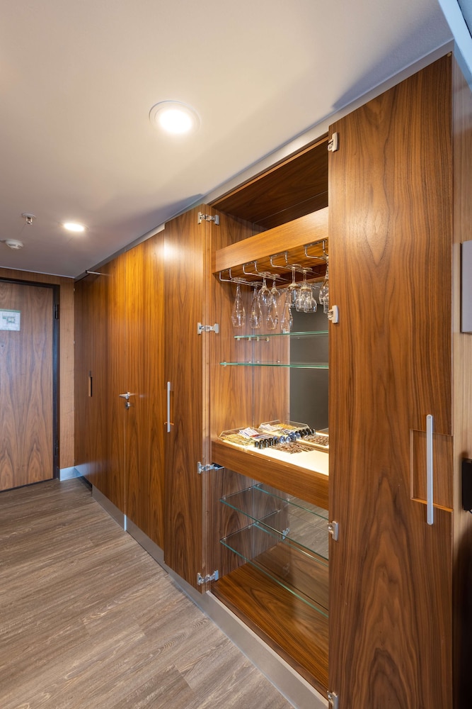 NYX Hotel Erfurt by Leonardo Hotels 36/72
