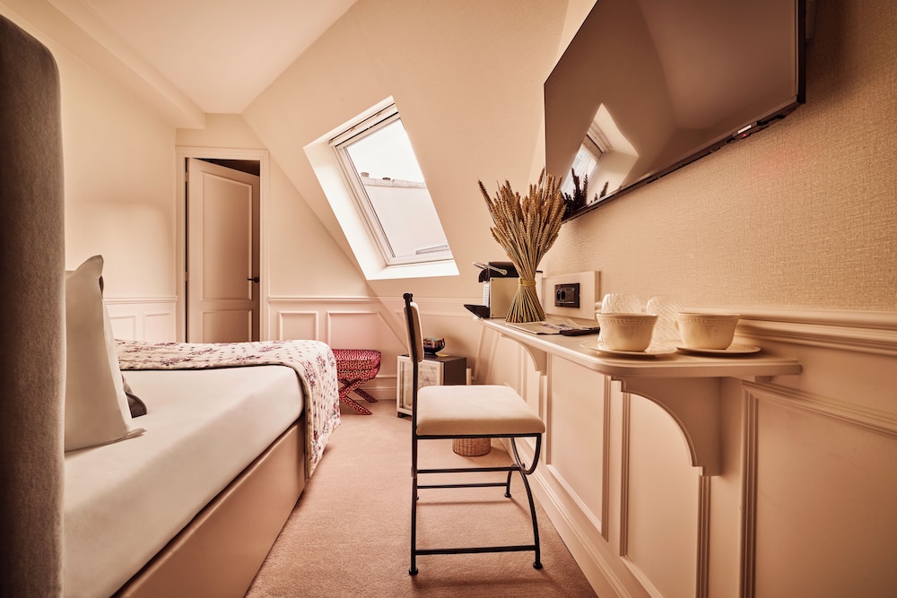CLASSIC, DOUBLE BED