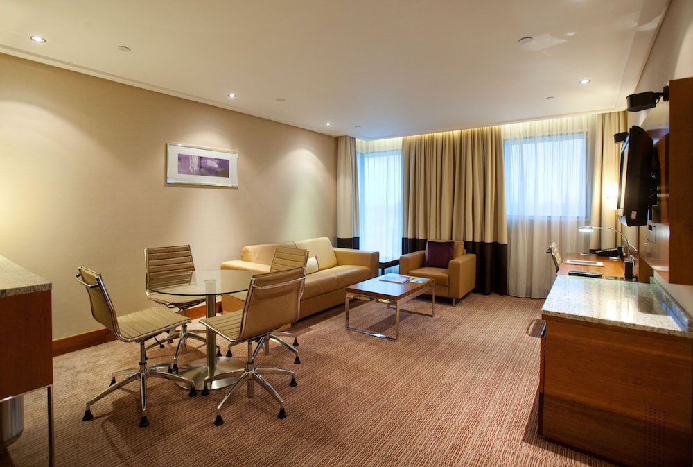 Sofitel London Heathrow 32/50