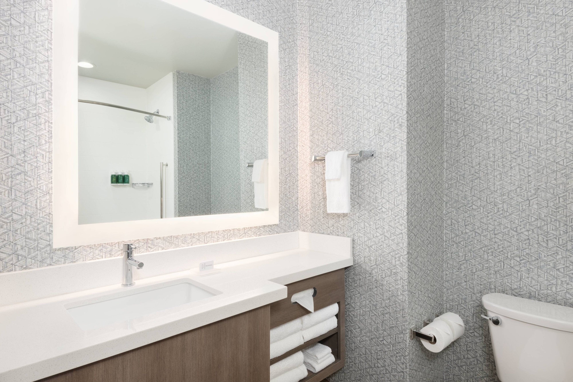 2 Rooms, Family Suite, King Bed, Bunk Beds, Inland View, 2 Bathrooms, Sofa