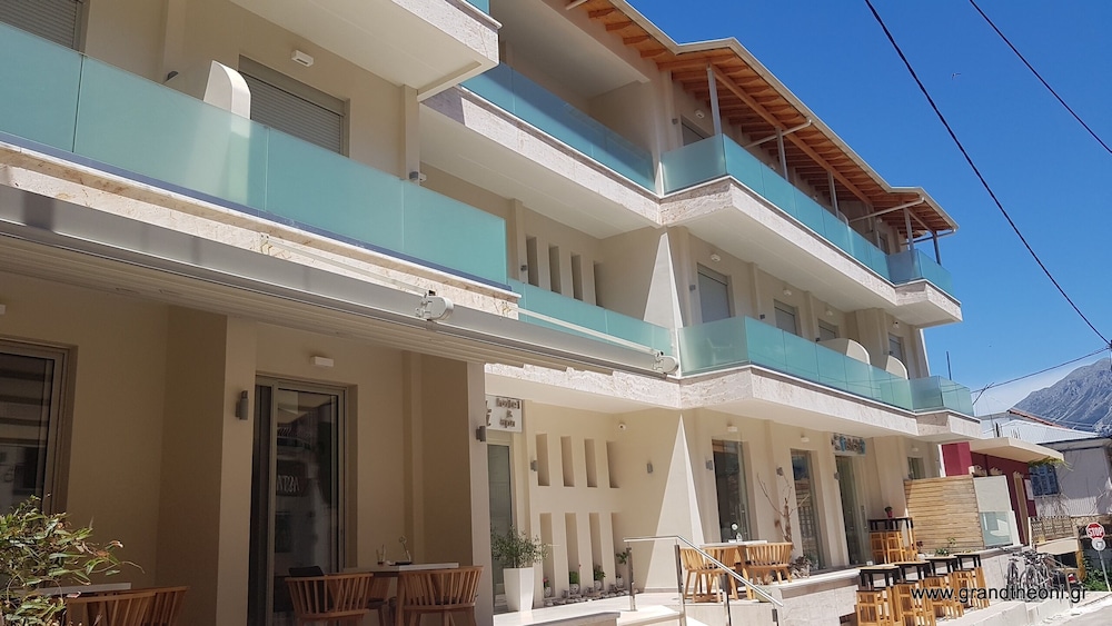 Grand Theoni Hotel Suites And Spa 5/71