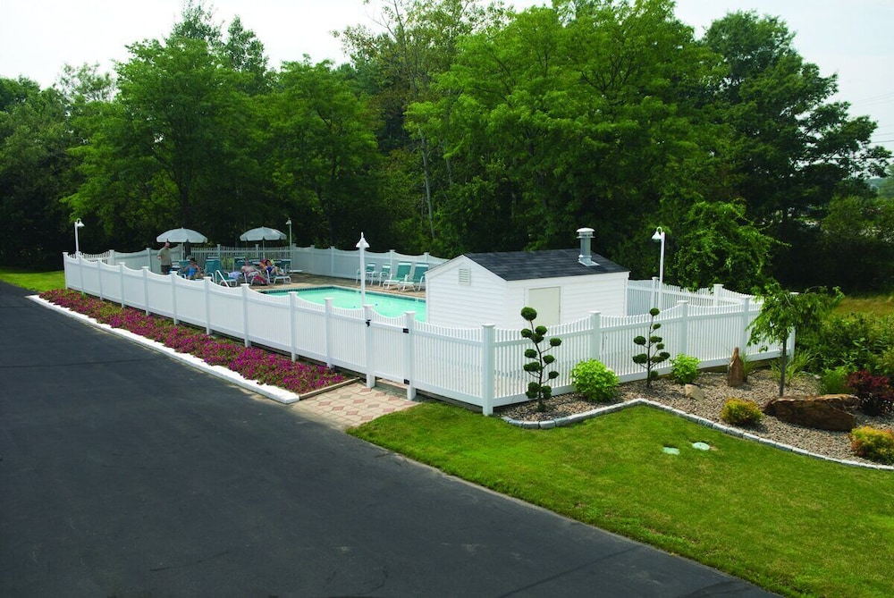 Coachman Inn 46/55
