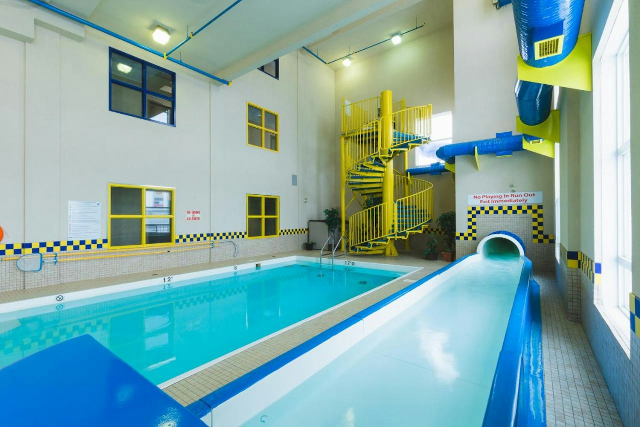 Redwood Inn Suites Grande Prairie 35/61