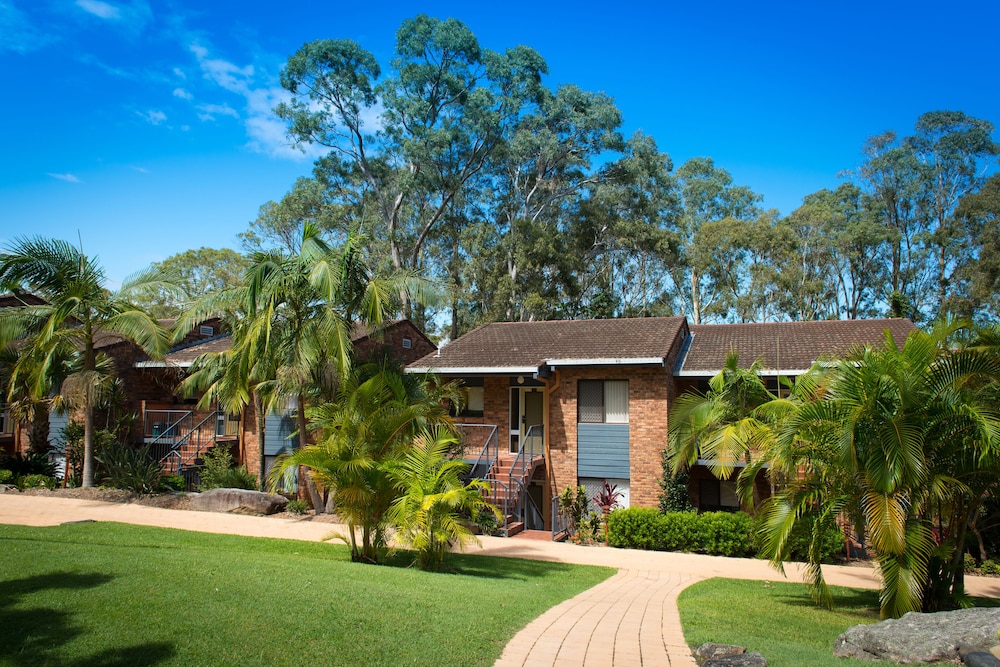 Boambee Bay Resort 34/37