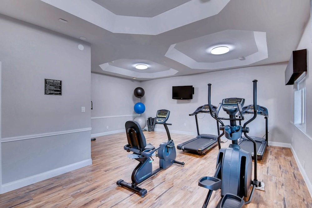 Orangewood Inn Suites Midtown 24/58