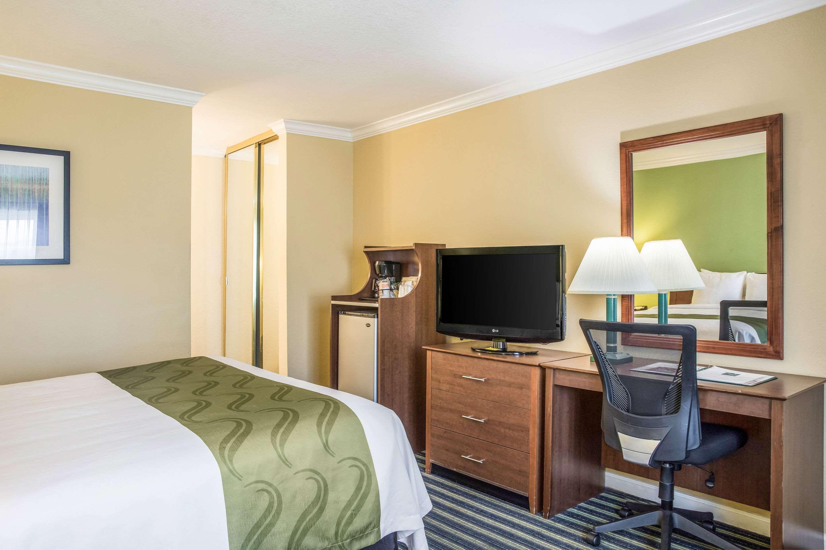 Hotel Santa Barbara, CA 34/44