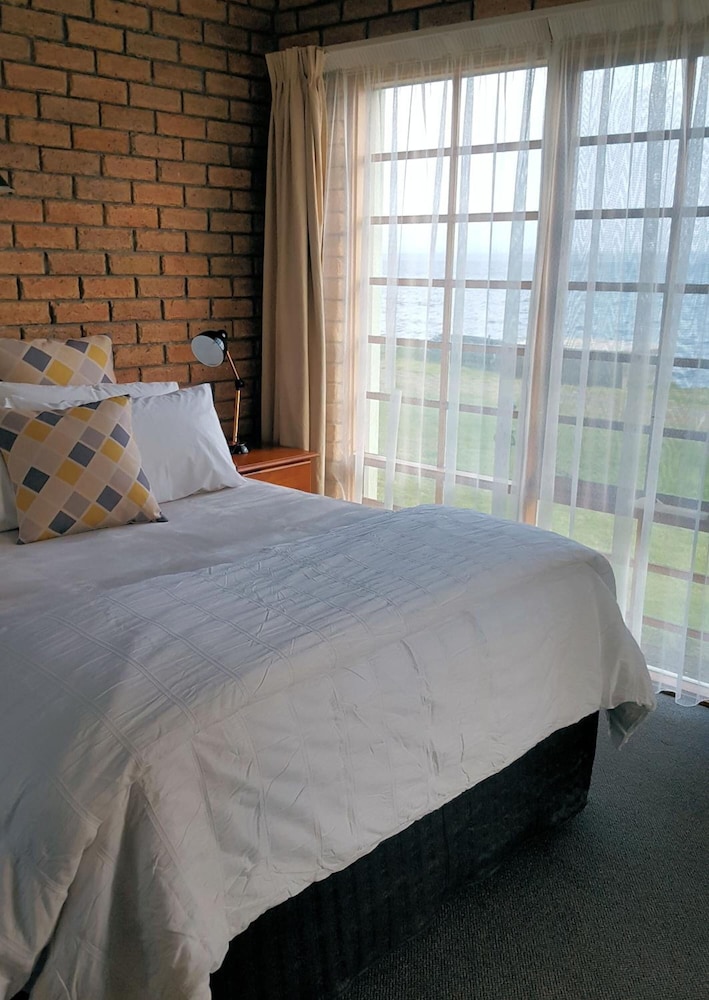 STANLEY VILLAGE WATERFRONT ACCOMMODATION 31/70