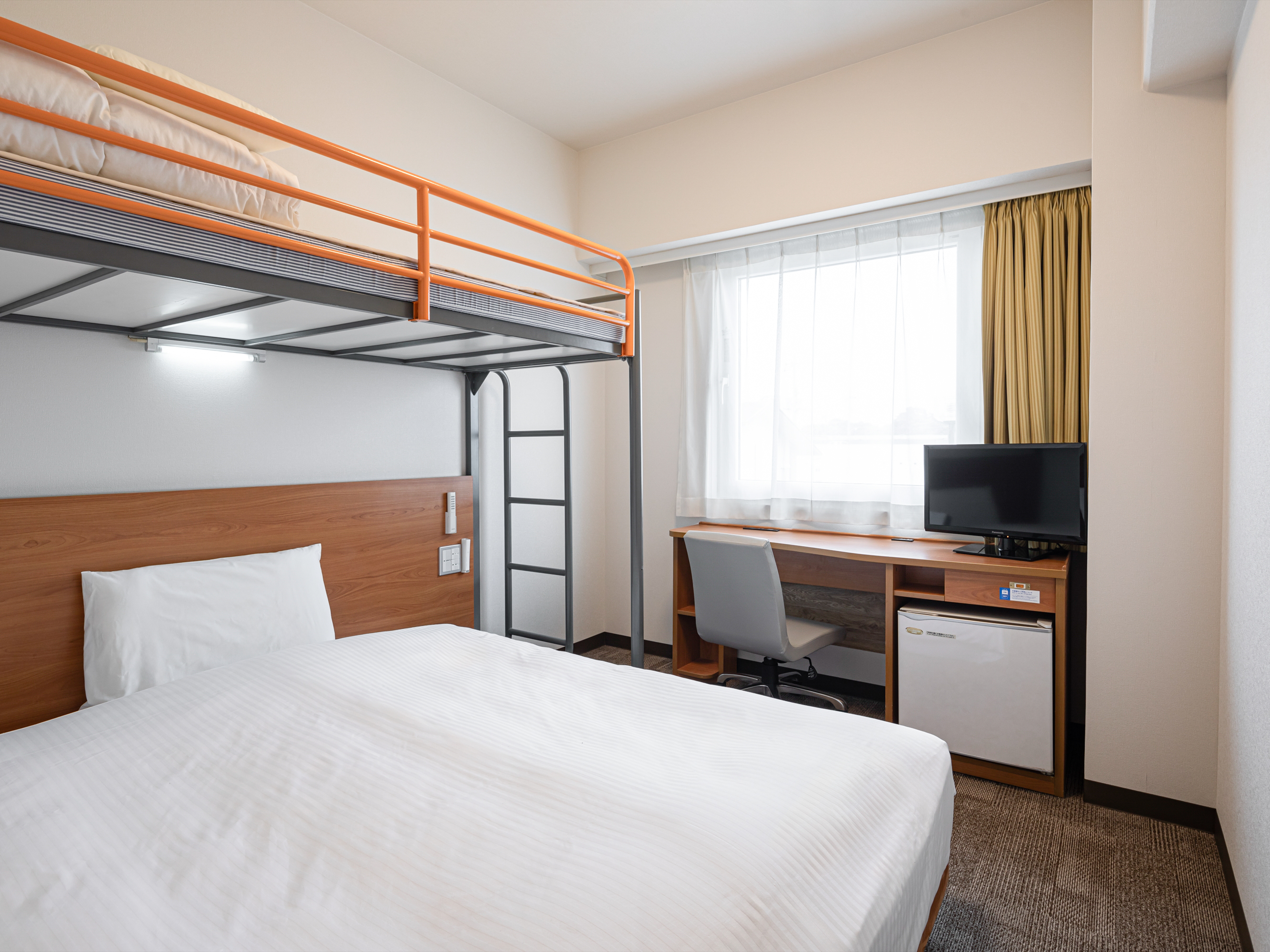 Room, Loft Bed