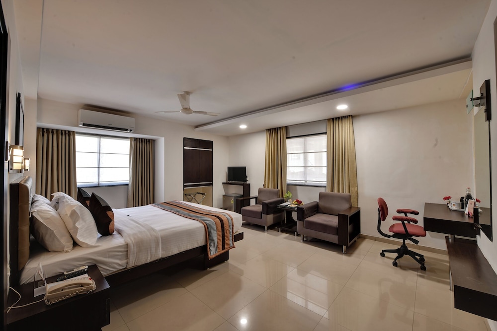 Click Hotel Yuvraj 17/46