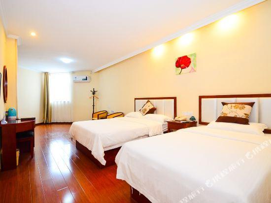 Business, Superior, Queen Bed