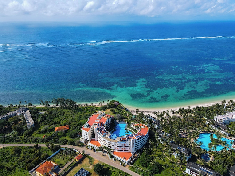 Kilua Beach Resort 55/60