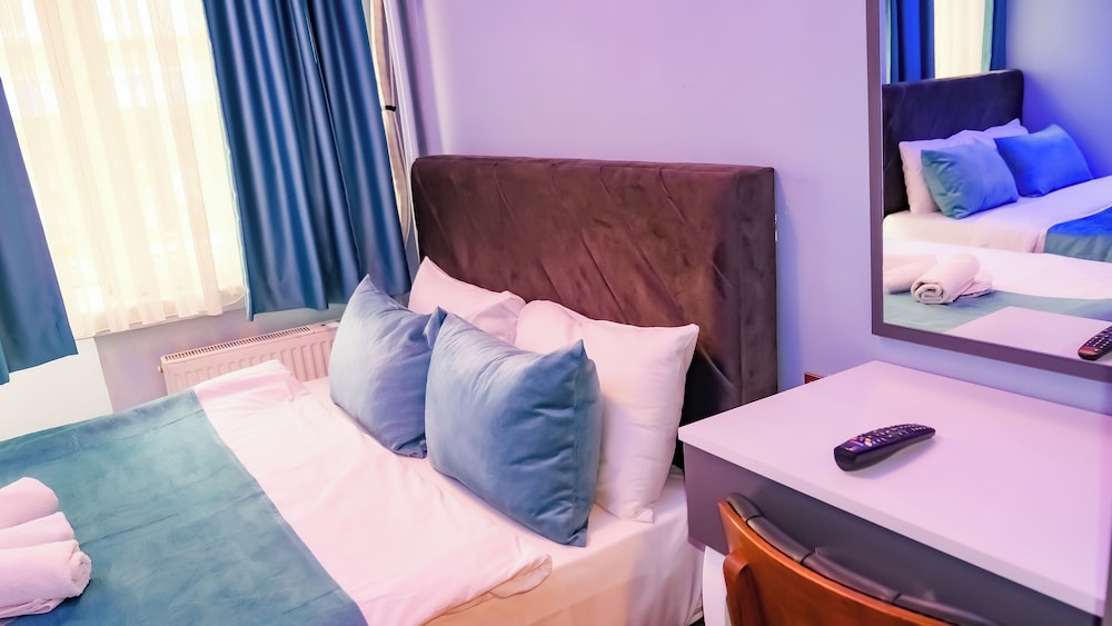 Bona Sera Hotel 32/50