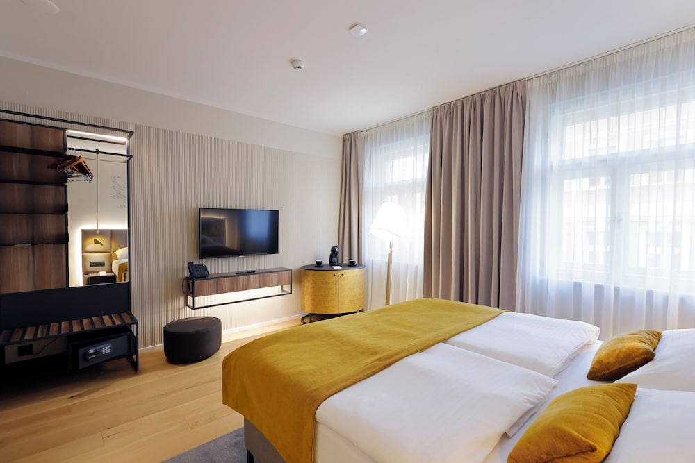 Prokop Square Hotel 7/50