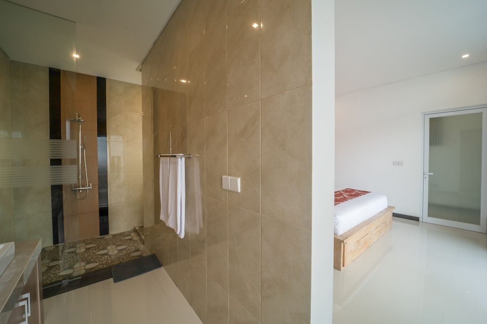 Puri Bagus Villa Legian Kuta 42/45