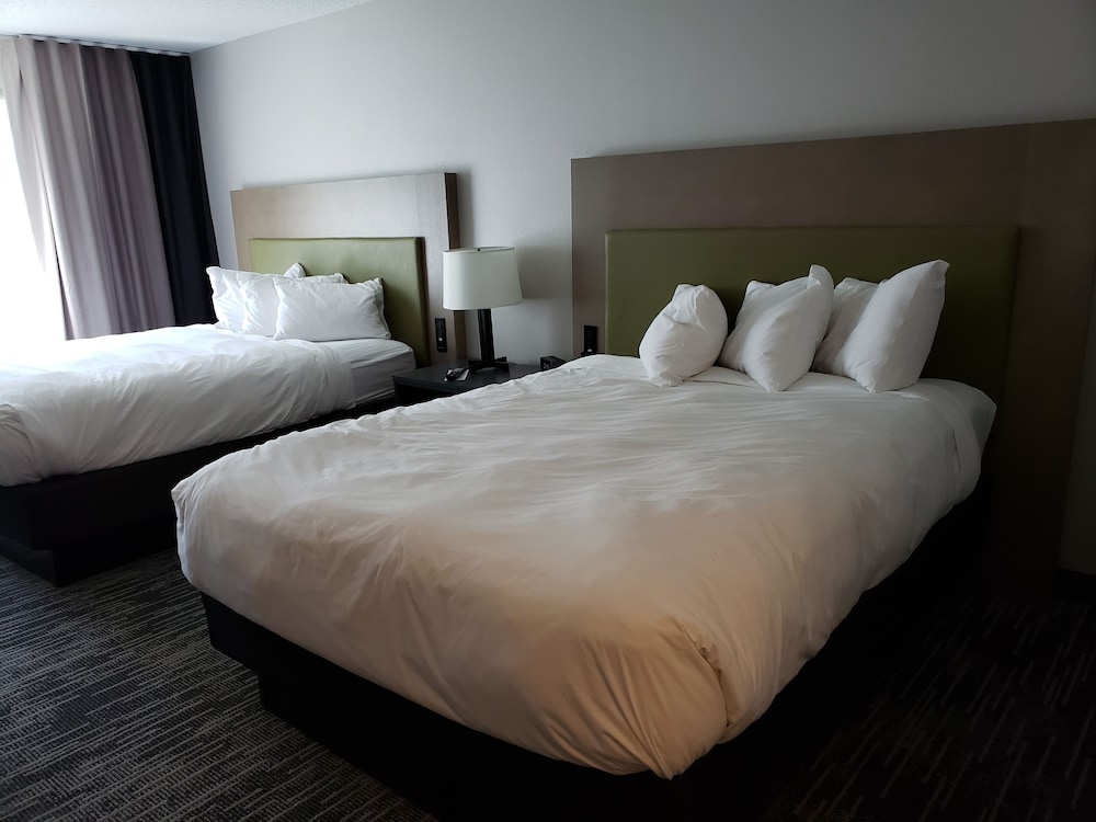 Country Inn & Suites by Radisson, Detroit Lakes 3/21
