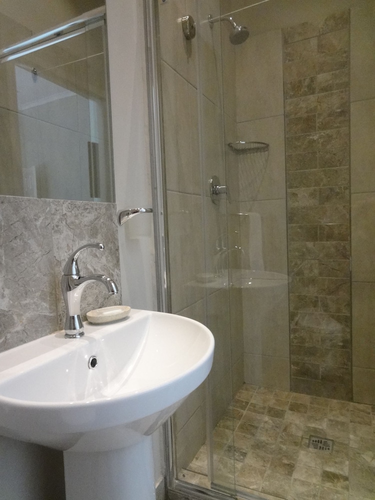The Greenhouse Boutique Hotel 39/43