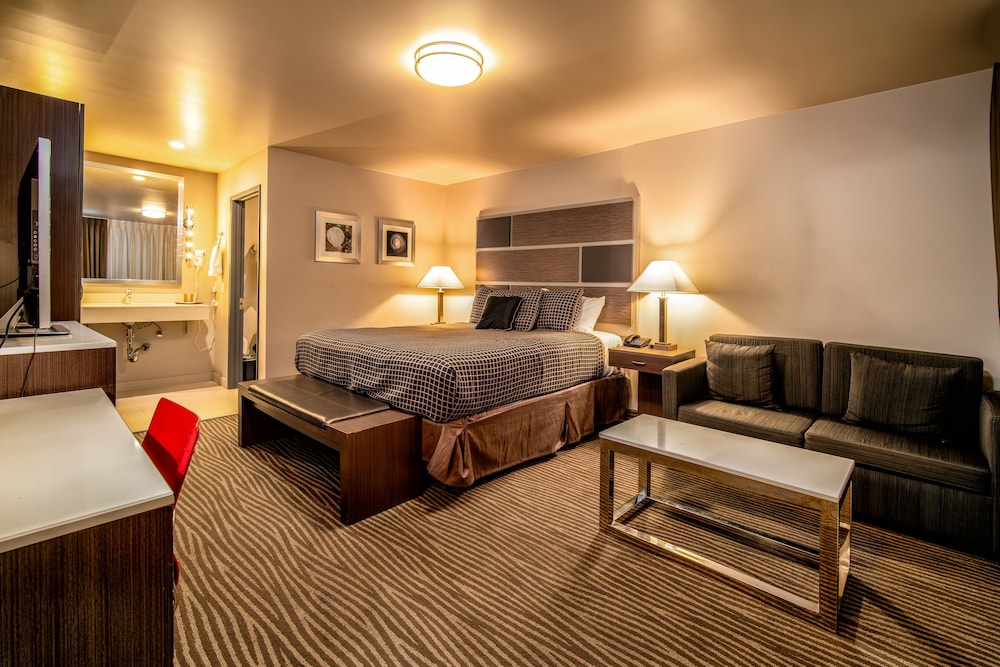 Crescent Bay Inn 18/48