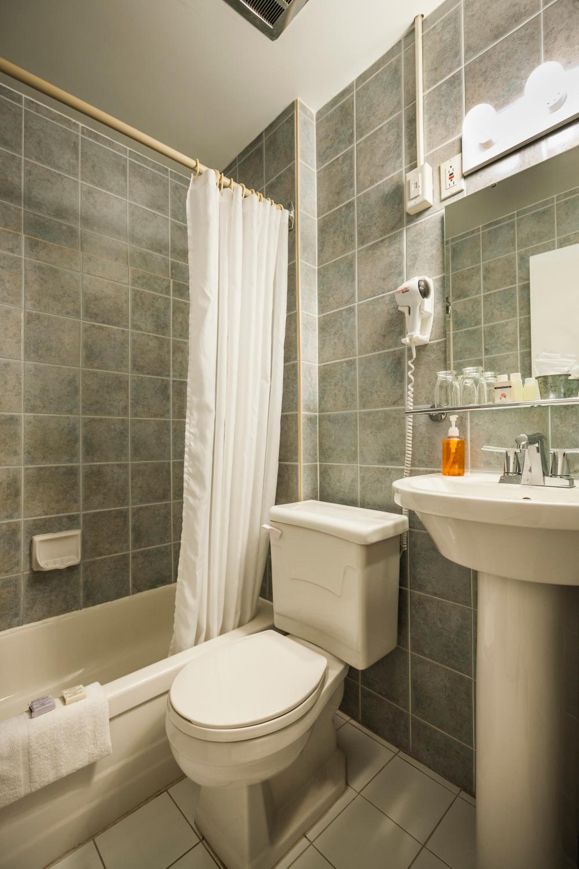 Hotel Chateau de l Argoat 40/50