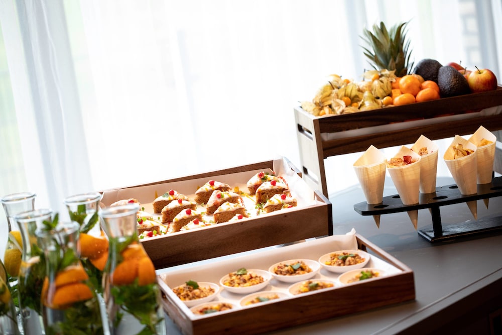 RENAISSANCE AMSTERDAM SCHIPHOL AIRPORT HOTEL 29/36