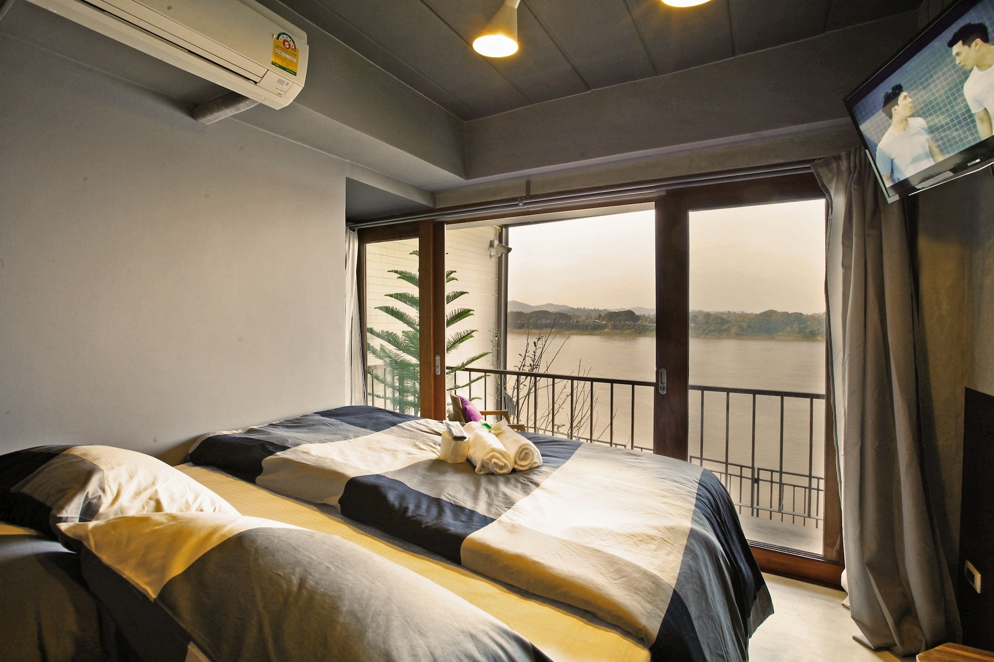 Vip, Double Bed, River View, Balcony