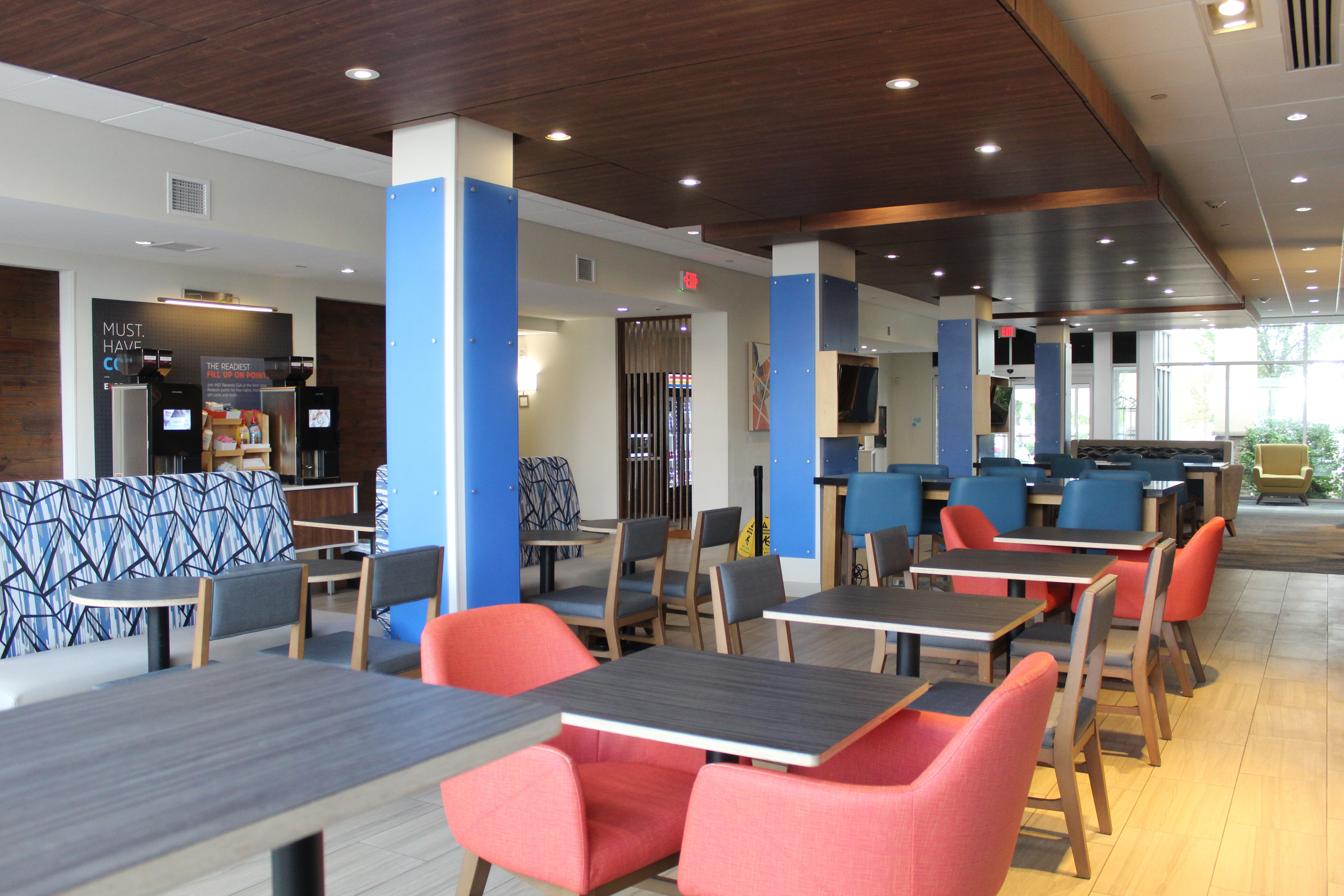 Holiday Inn Express & Suites Roswell 47/68