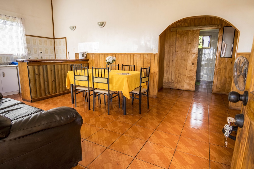 Hotel Y Cabanas Henua Iti 23/50