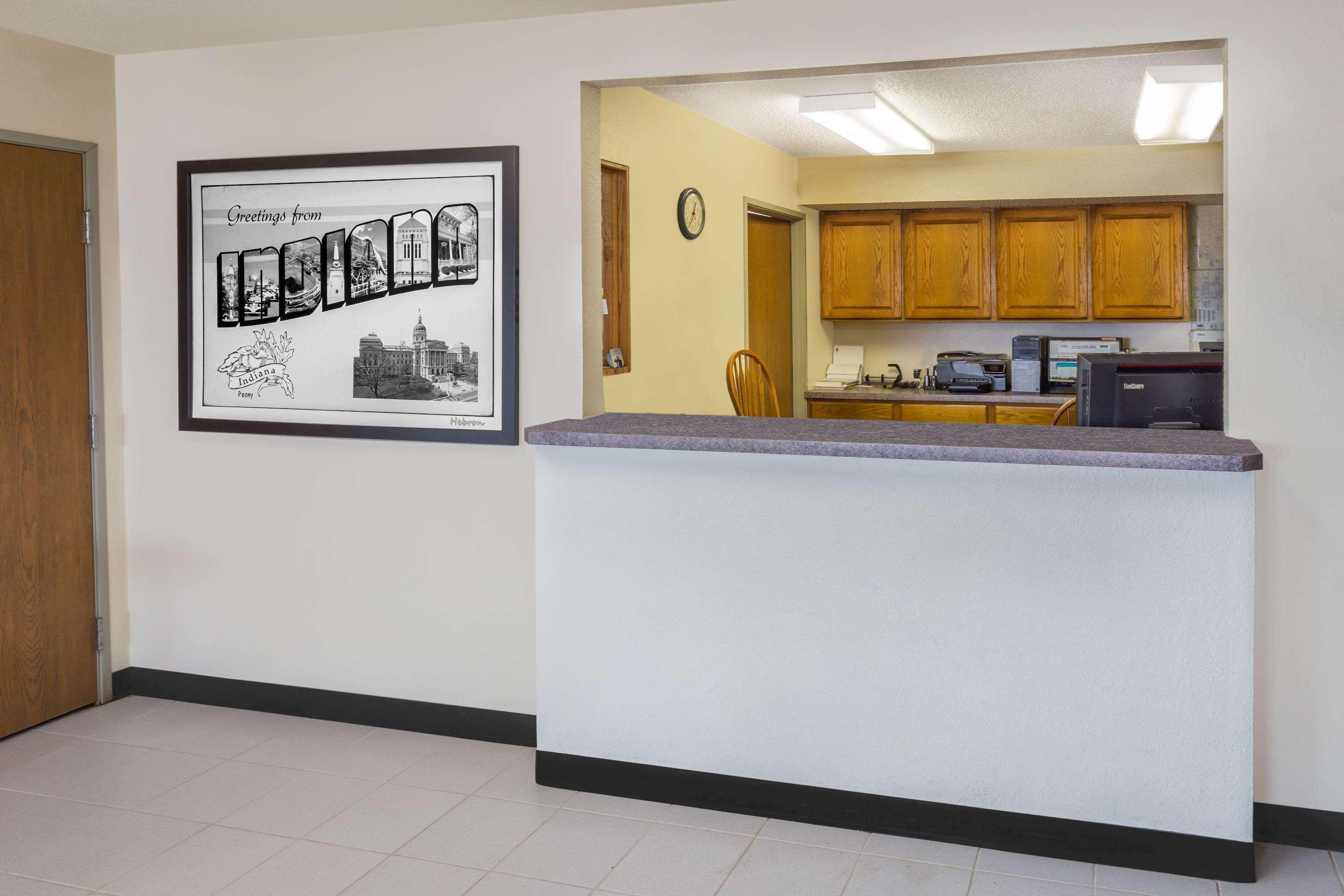 Super 8 by Wyndham Hebron Lowell Area 1/16