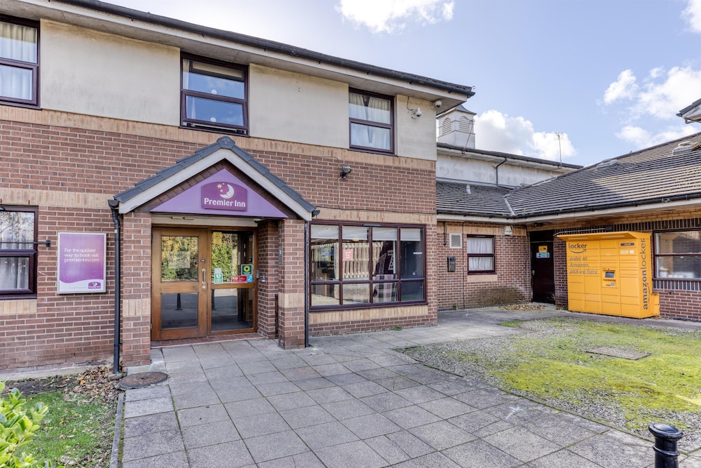 Premier Inn Liverpool (Tarbock) 25/28