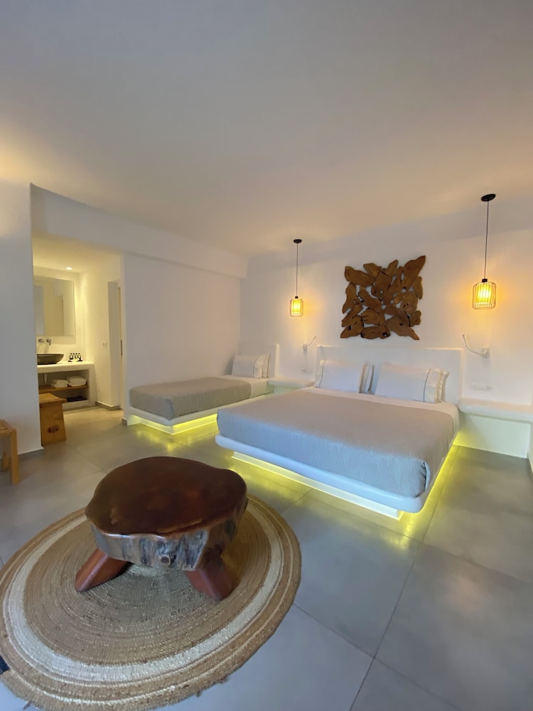 Anna Maria Mykonos Hotel 63/66