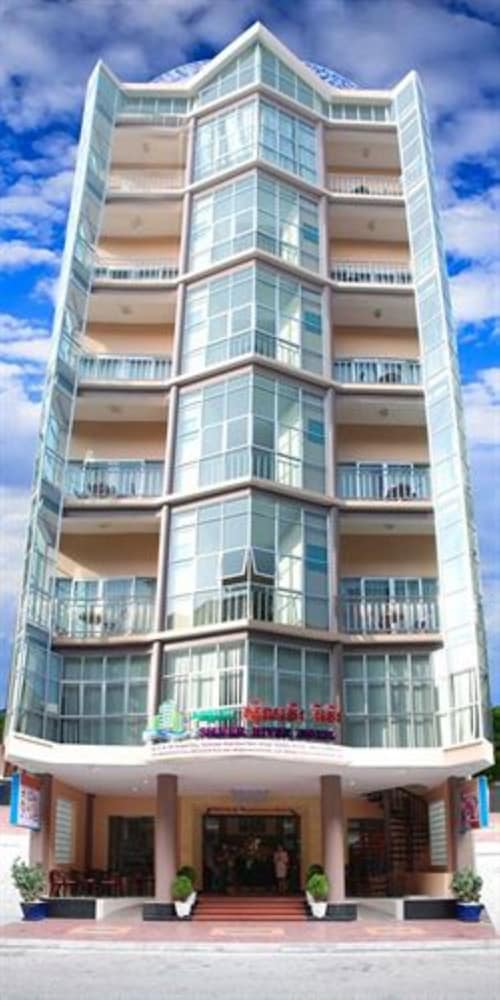 Silver Mounts Hotel 1/69