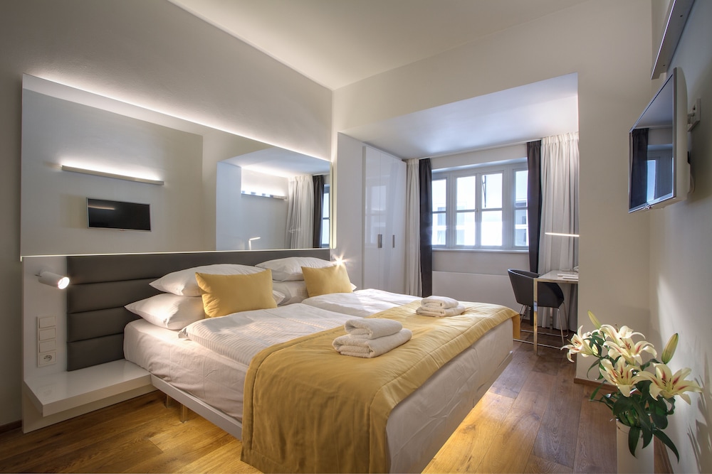 Hotel Bishops House 28/64
