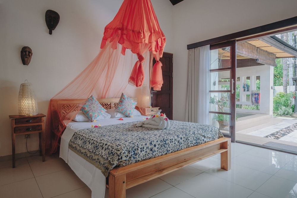 Frangipani Beach Villa 31/68