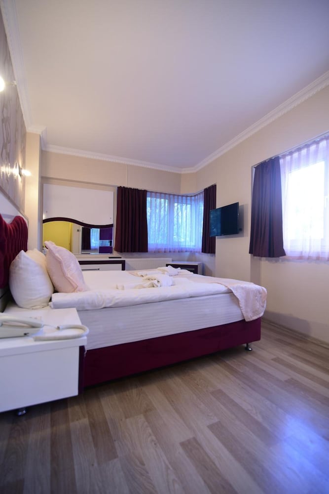 Ozdemir Palas Hotels 8/25