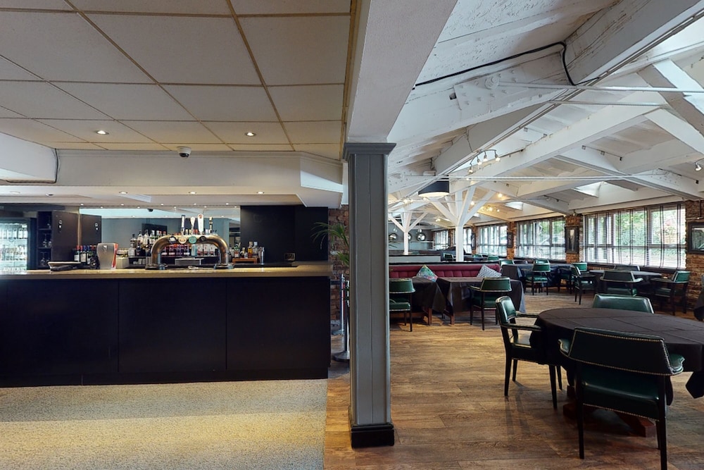 Village Manchester Hyde Hotel Leisure Club 27/40
