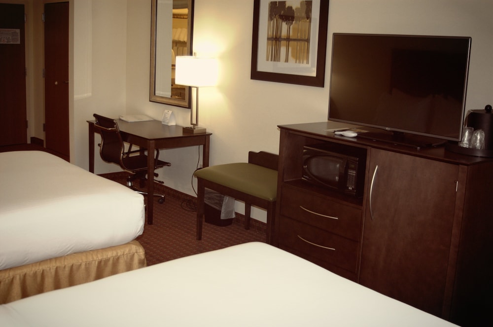 Holiday Inn Express Defuniak Springs 15/42