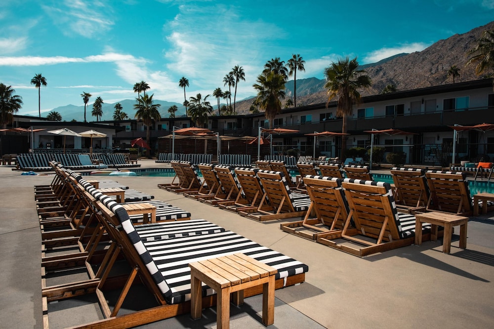 V Capri Palm Springs, a Dolce by Wyndham 32/50