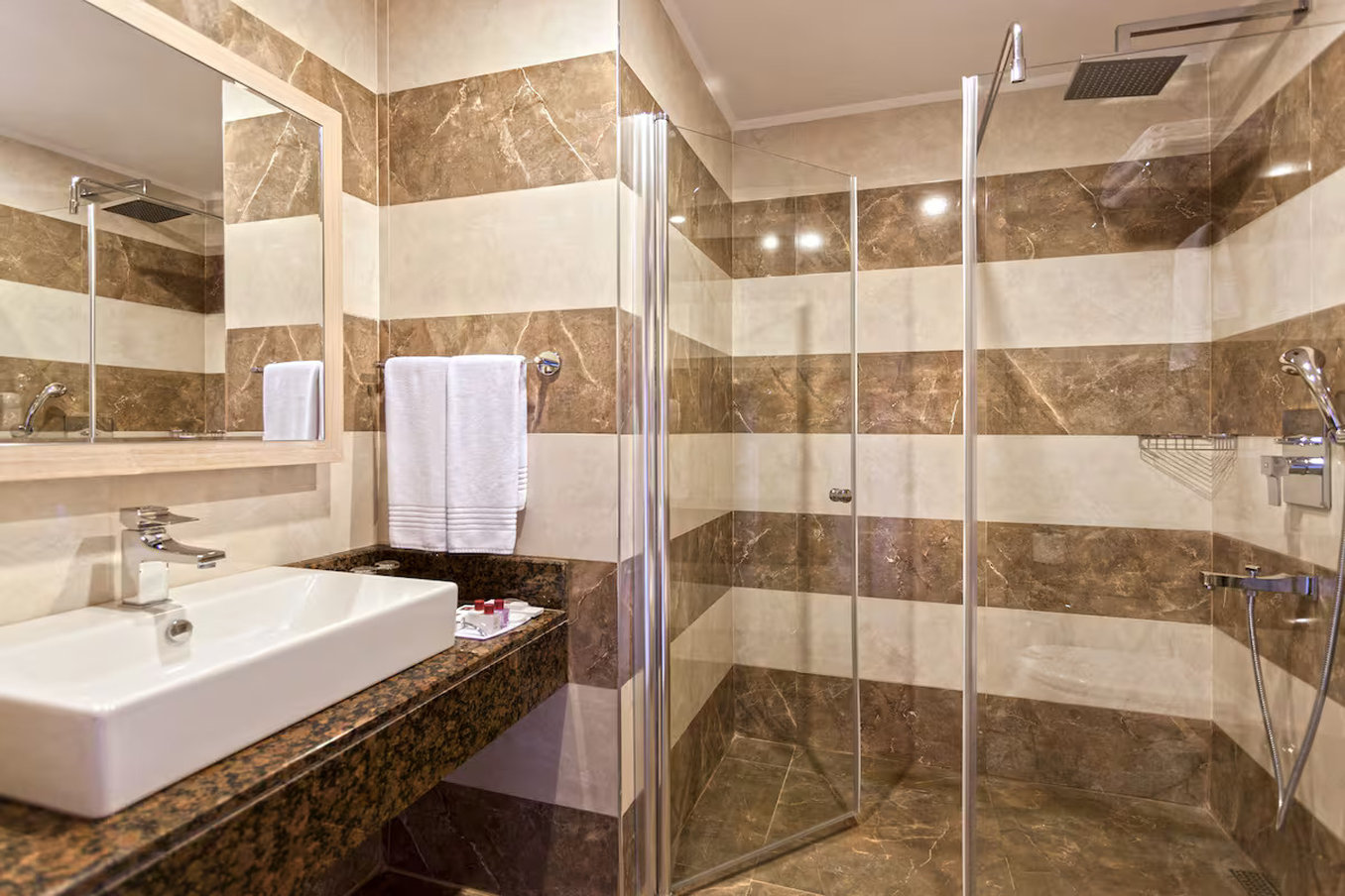 Xperia Saray Beach 64/67