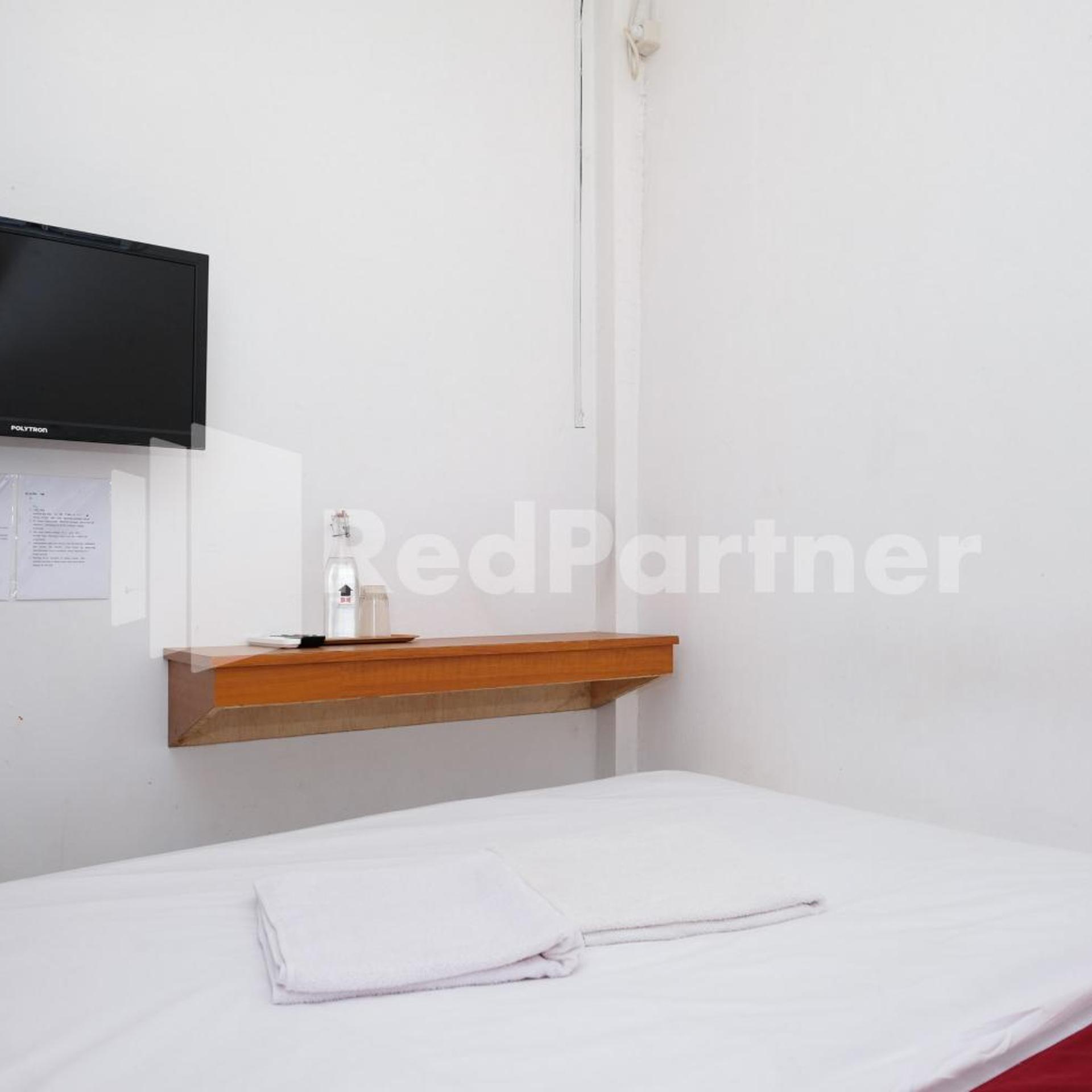 OYO 3707 Halona Guesthouse 41/50