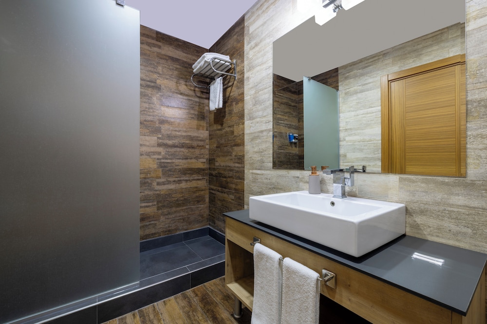 Asia Artemis Suite 44/50