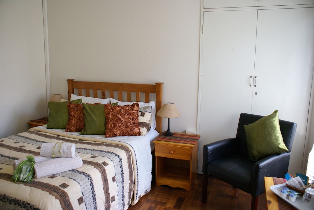 Emerald Guesthouse 15/70