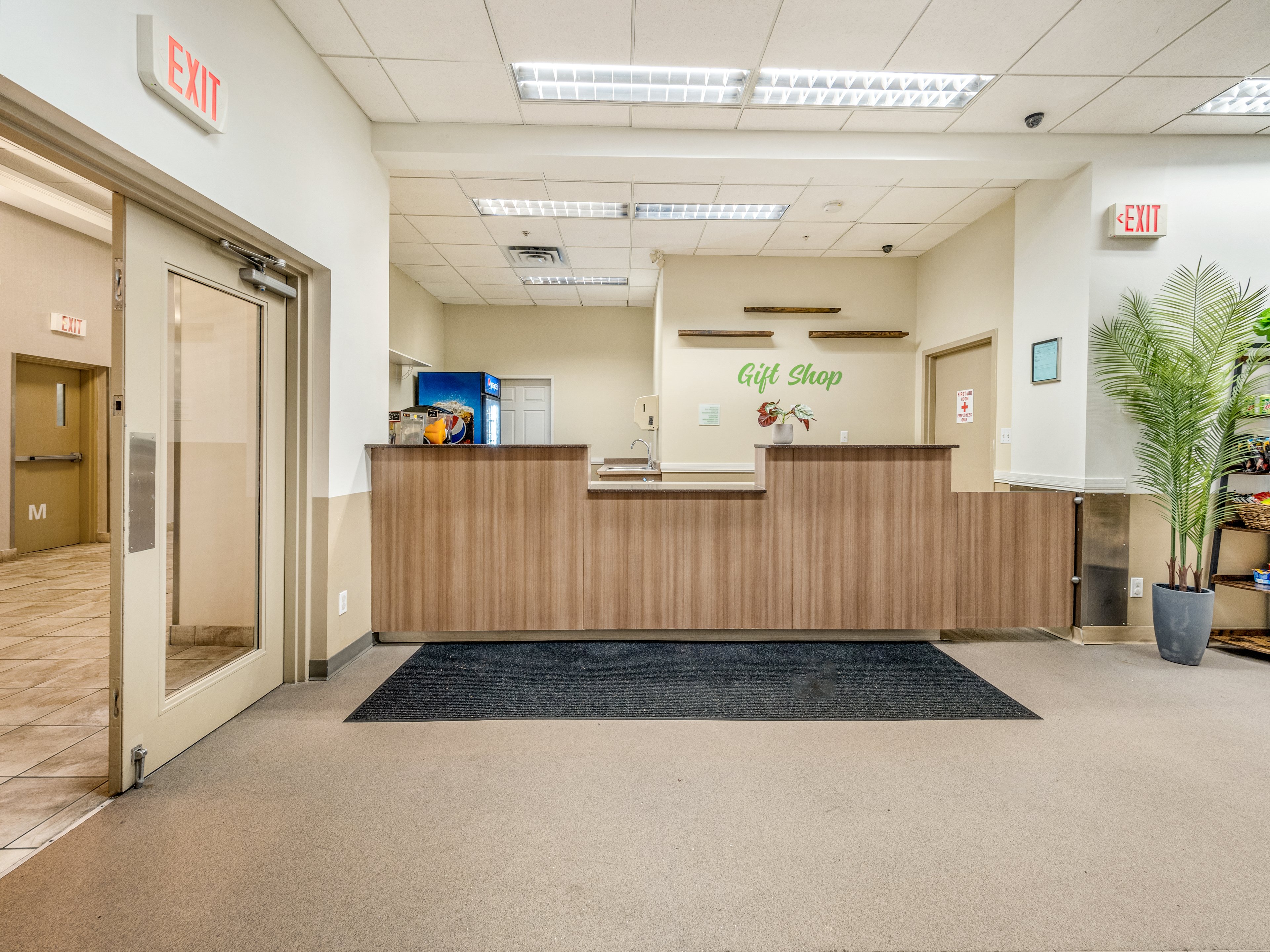 HOLIDAY INN LETHBRIDGE 4/50