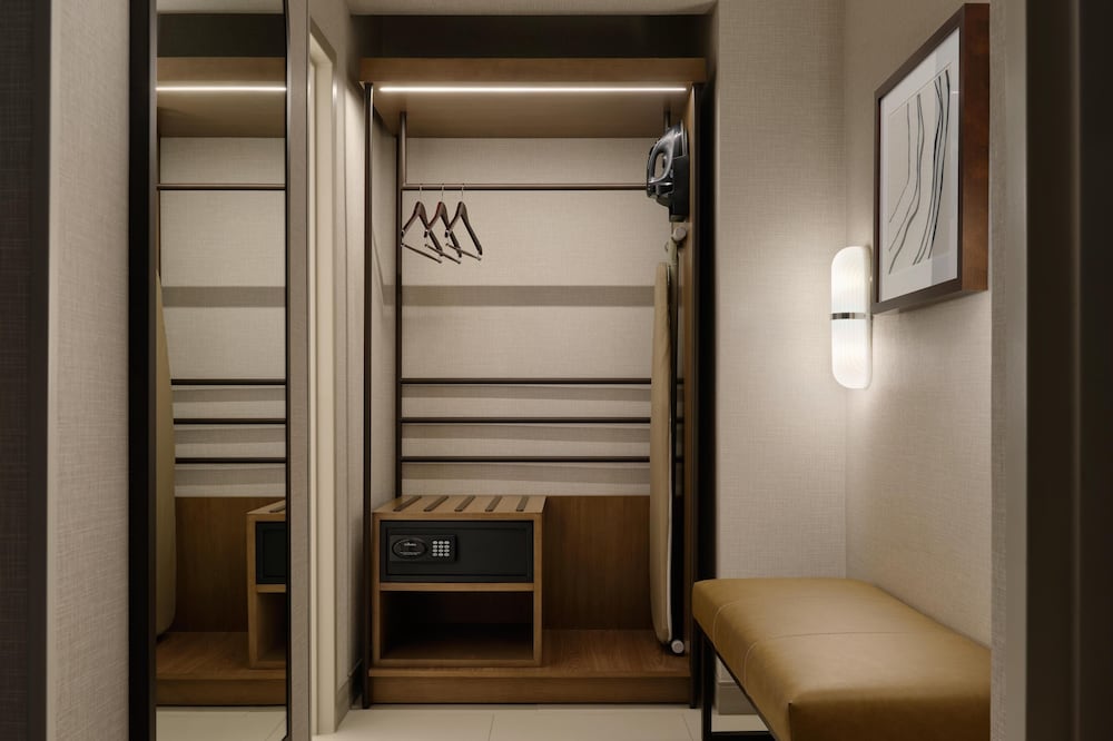 Hyatt Regency Suites Atlanta Northwest 27/65