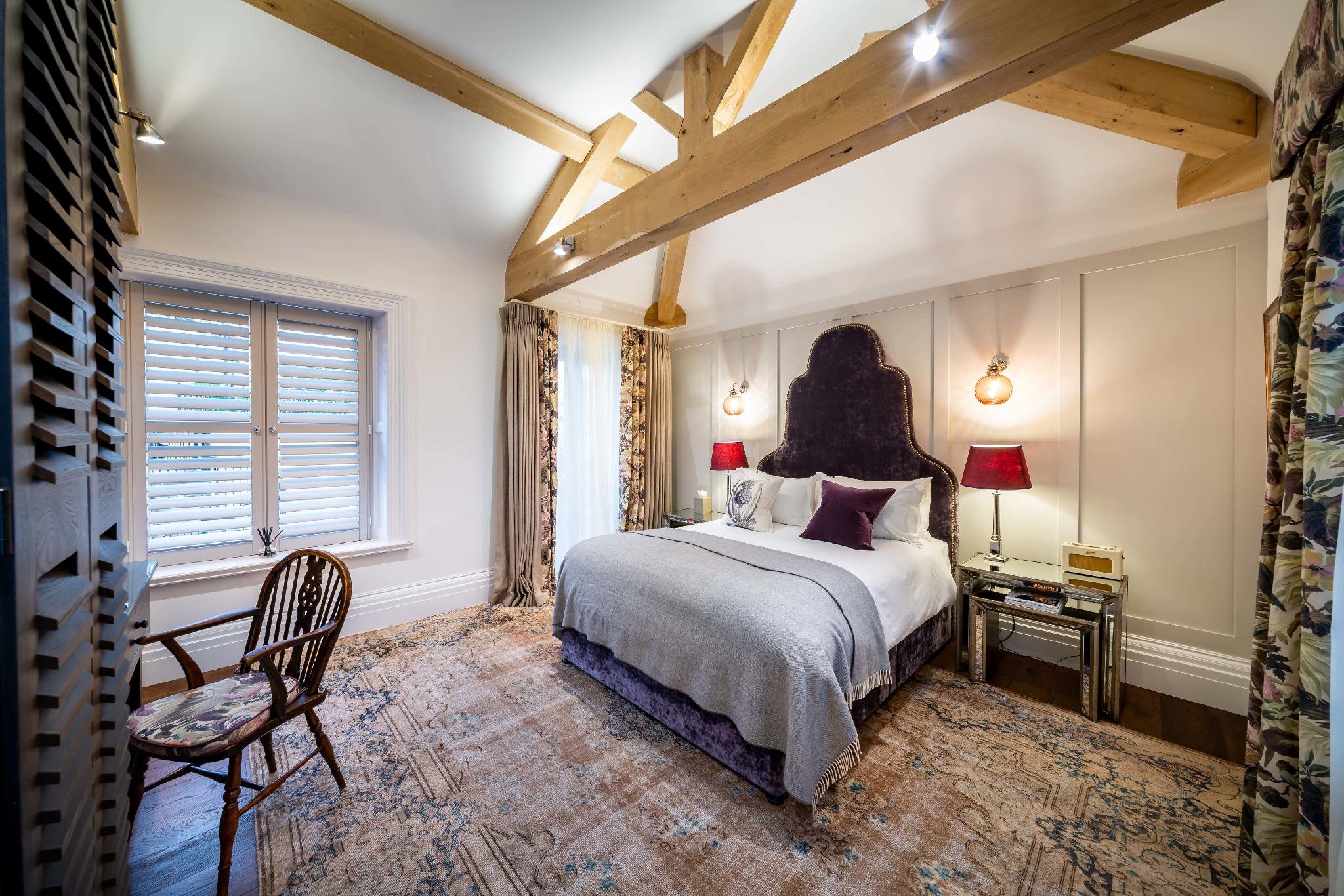 Manor House Lindley 5/31