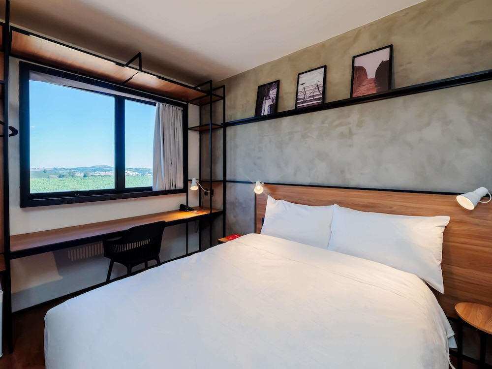 ibis Lavras 24/72